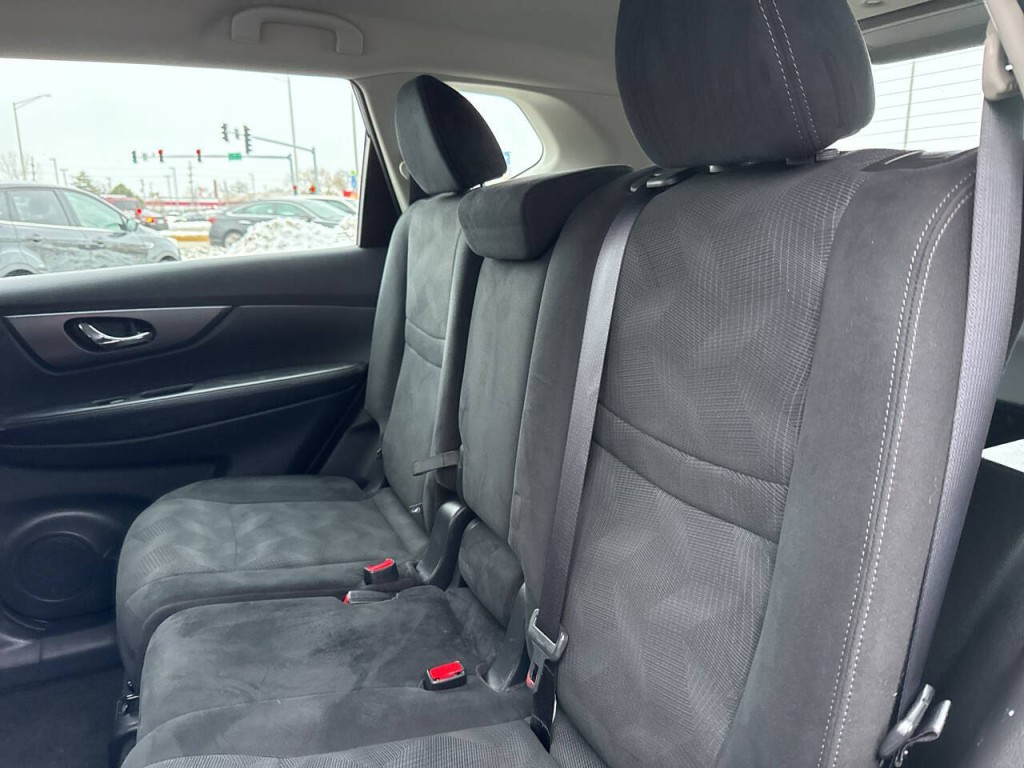2016 Nissan Rogue Image 44