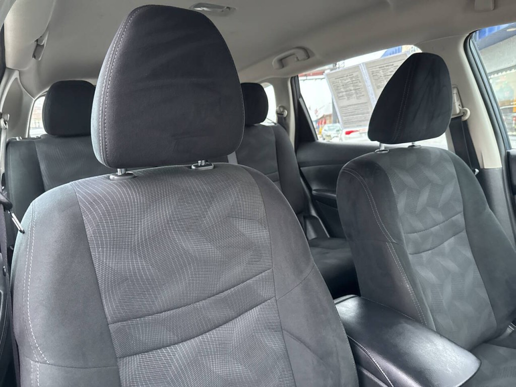 2016 Nissan Rogue Image 47