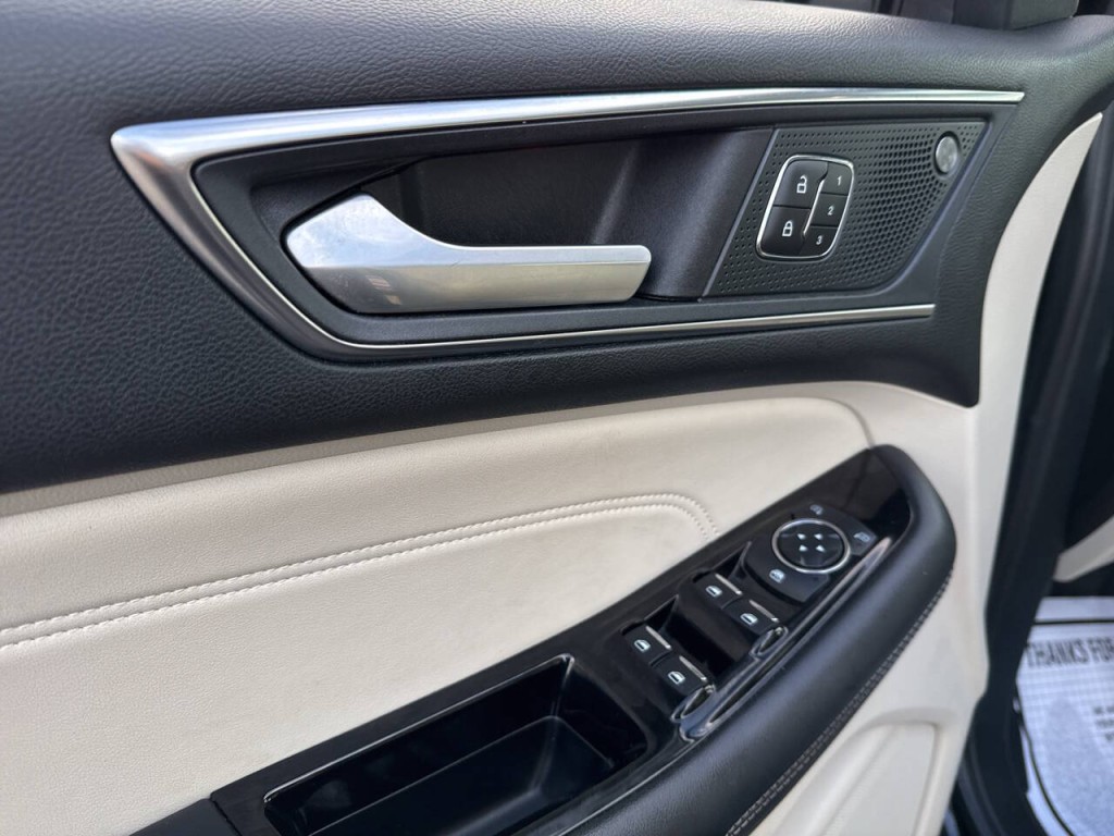2019 Ford Edge Image 21