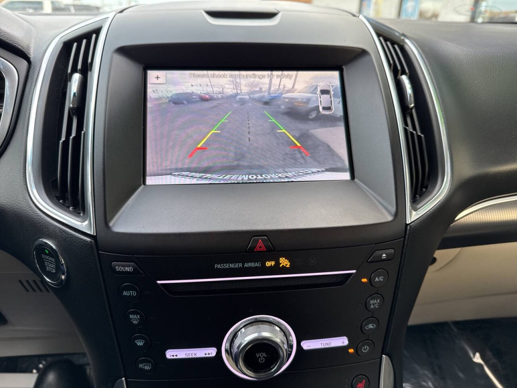 2019 Ford Edge Image 28