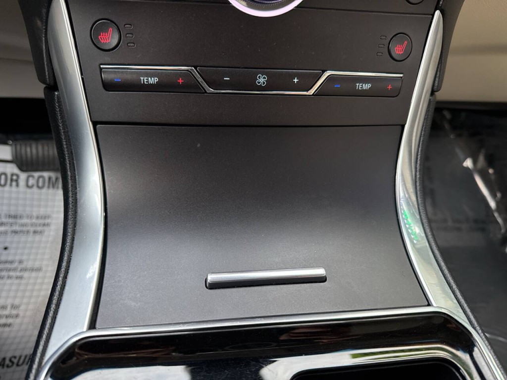 2019 Ford Edge Image 32