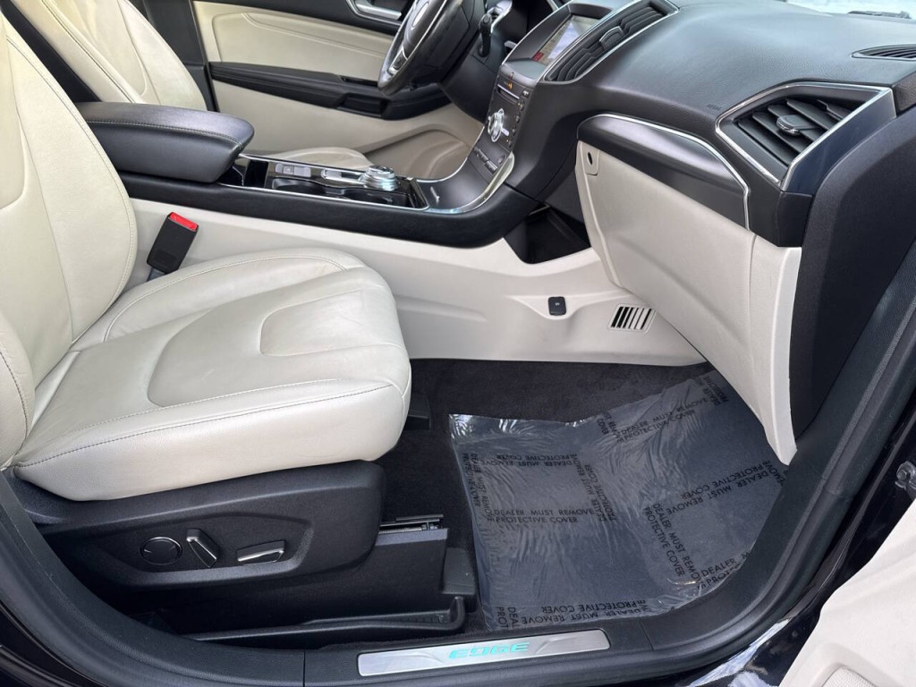 2019 Ford Edge Image 41