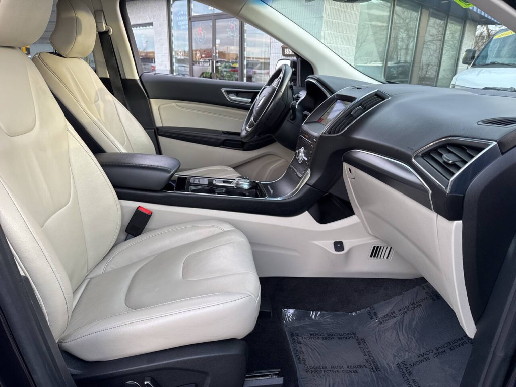 2019 Ford Edge Image 42