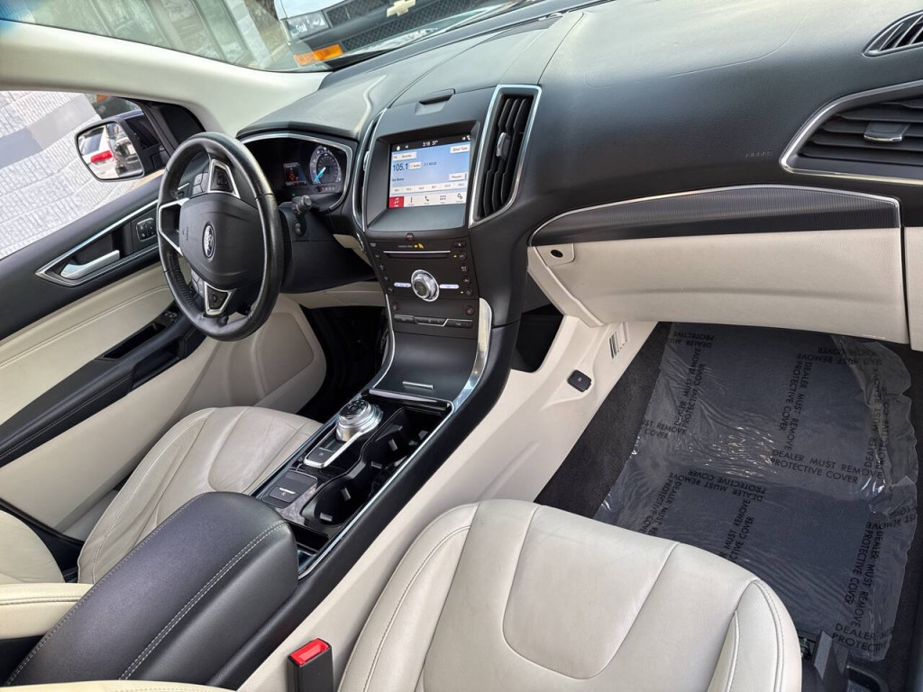 2019 Ford Edge Image 44