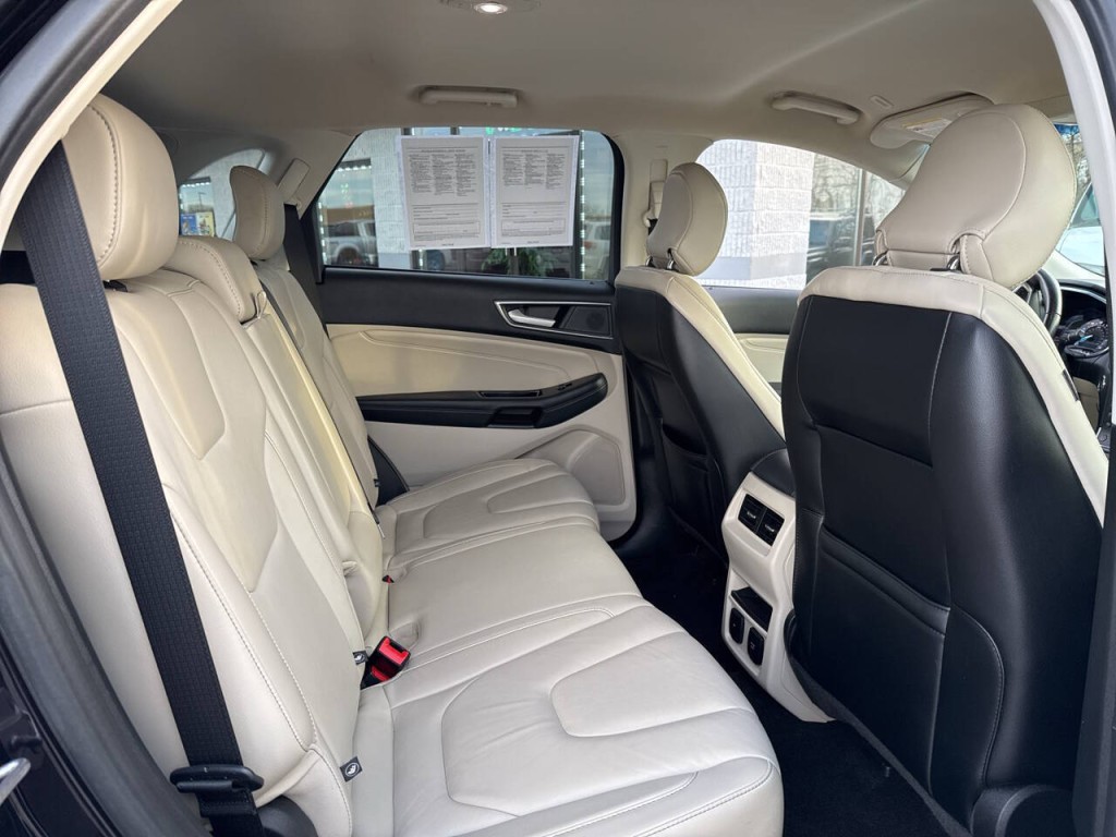 2019 Ford Edge Image 50