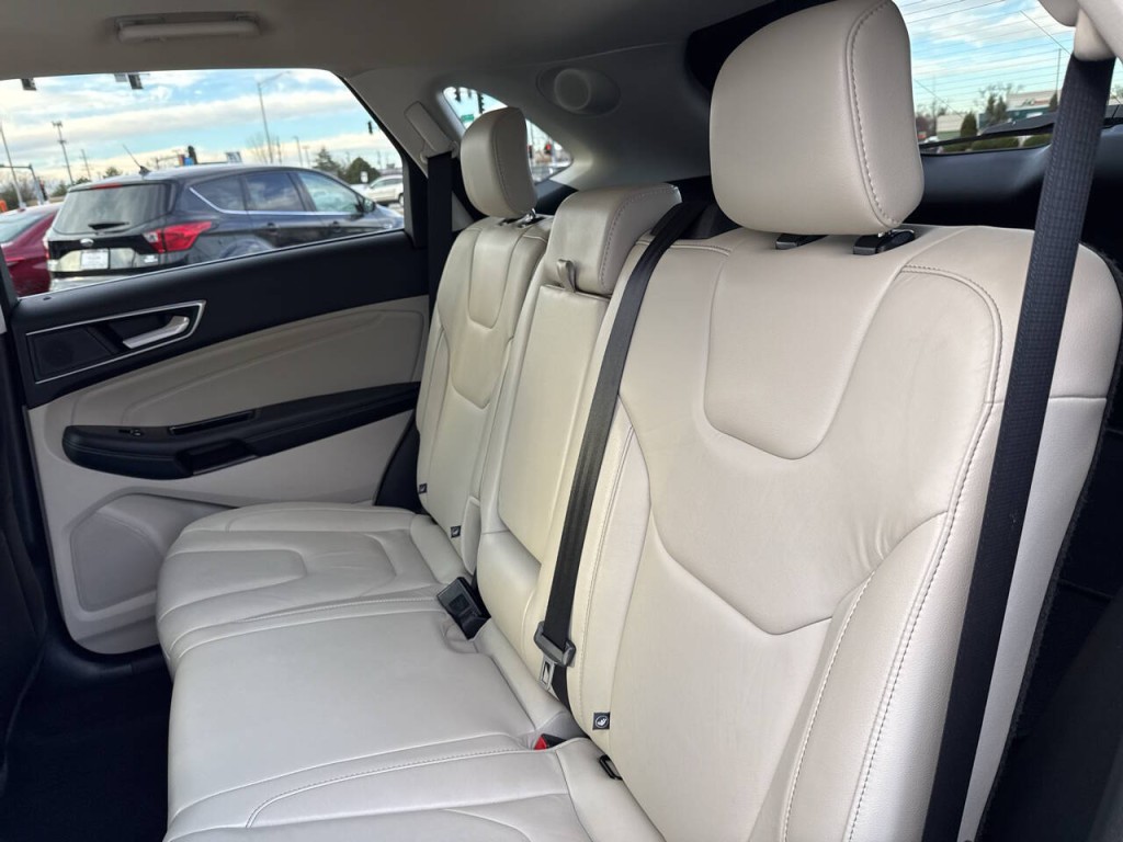 2019 Ford Edge Image 61