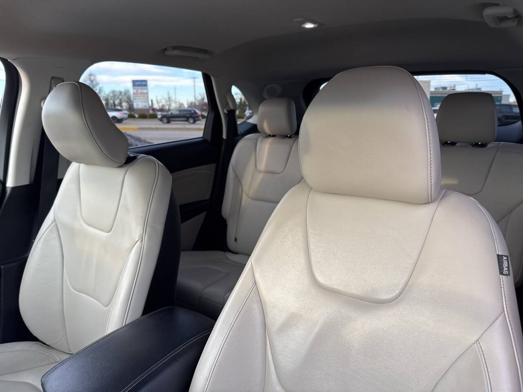 2019 Ford Edge Image 65