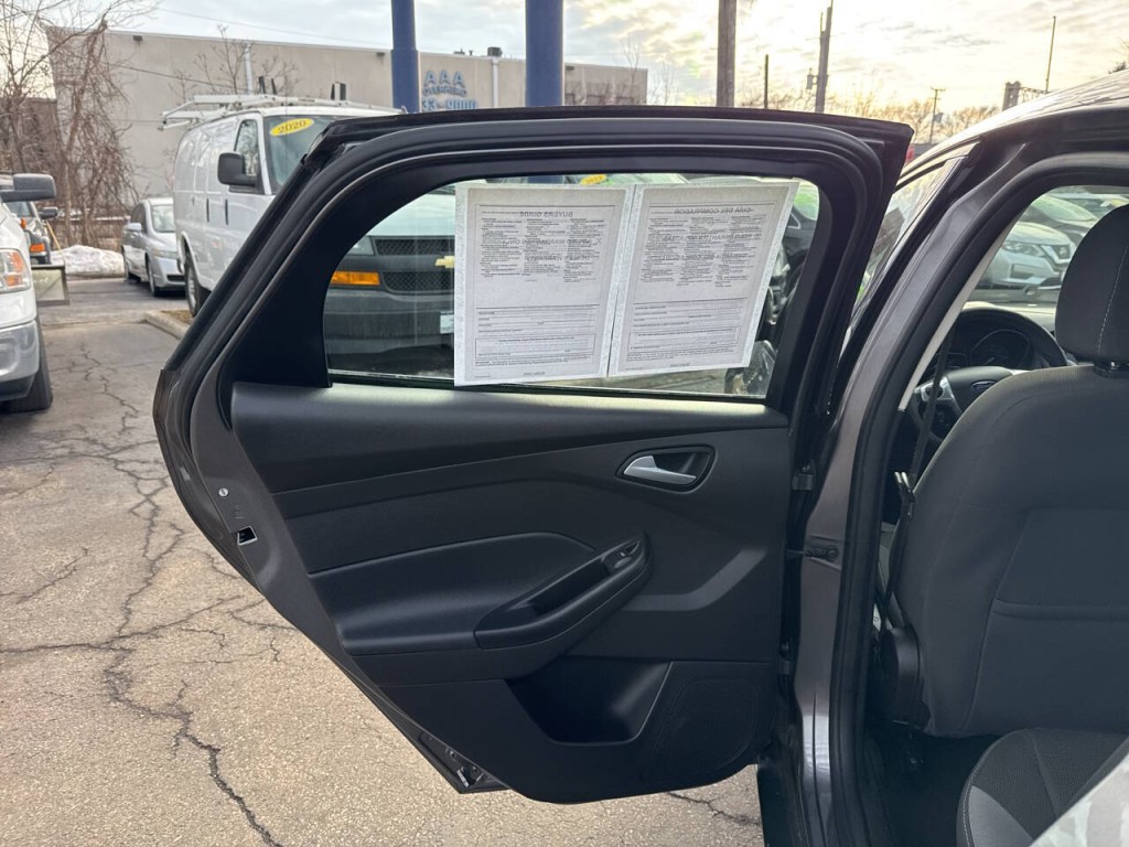 2014 Ford Focus Image 12