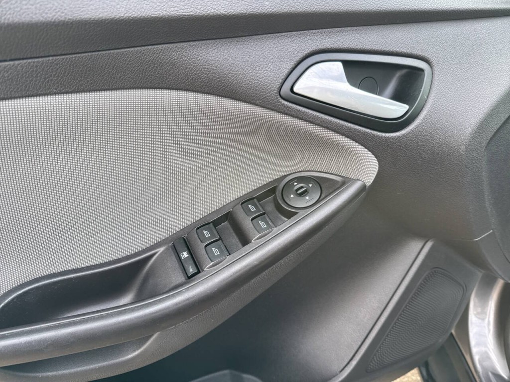 2014 Ford Focus Image 16