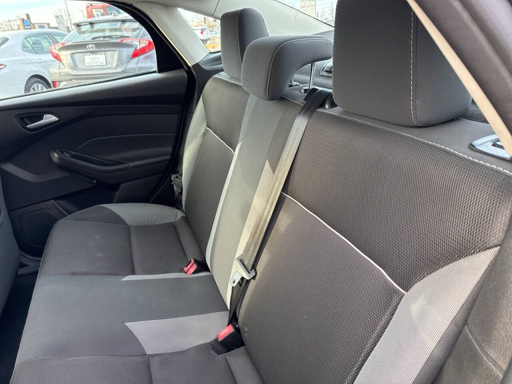 2014 Ford Focus Image 39