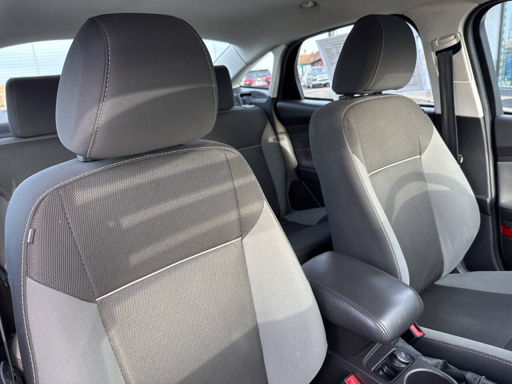 2014 Ford Focus Image 44