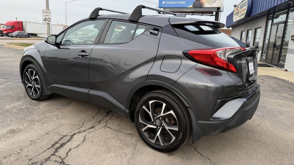 2021 Toyota C-HR Image 2