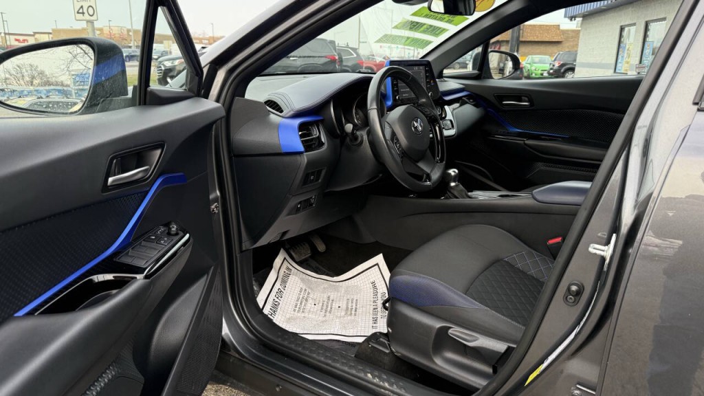 2021 Toyota C-HR Image 8