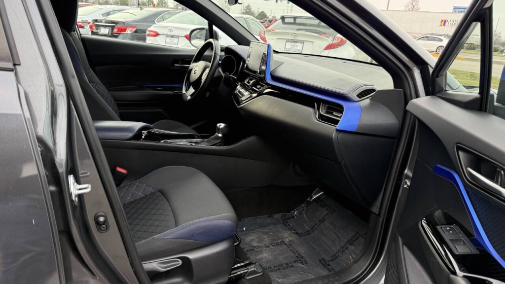 2021 Toyota C-HR Image 16