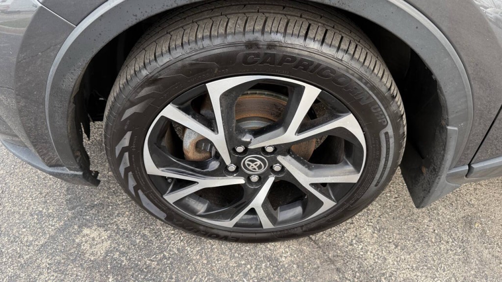 2021 Toyota C-HR Image 18