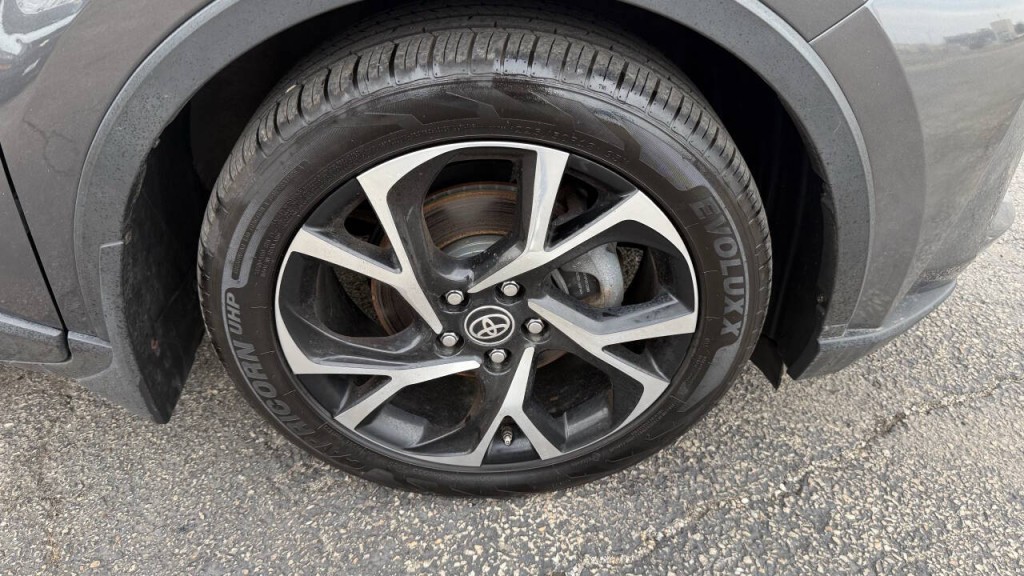 2021 Toyota C-HR Image 21