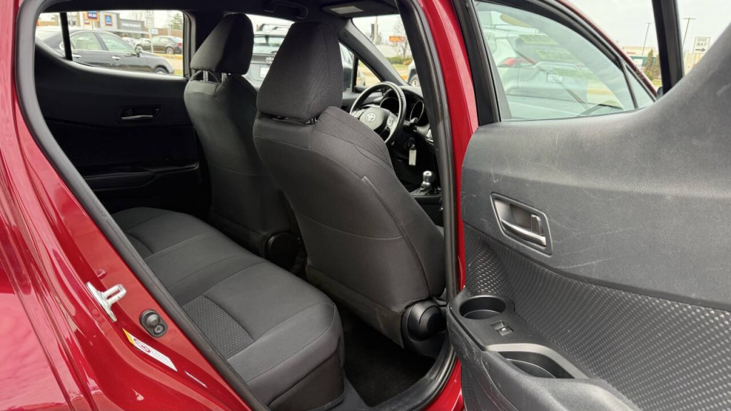 2018 Toyota C-HR Image 12