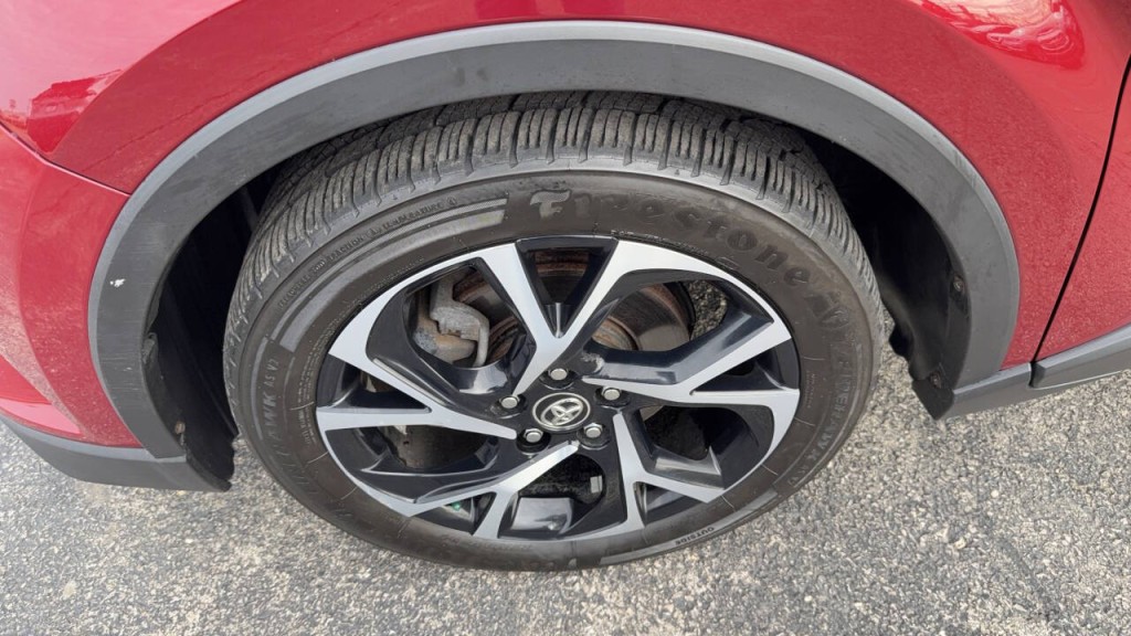 2018 Toyota C-HR Image 17