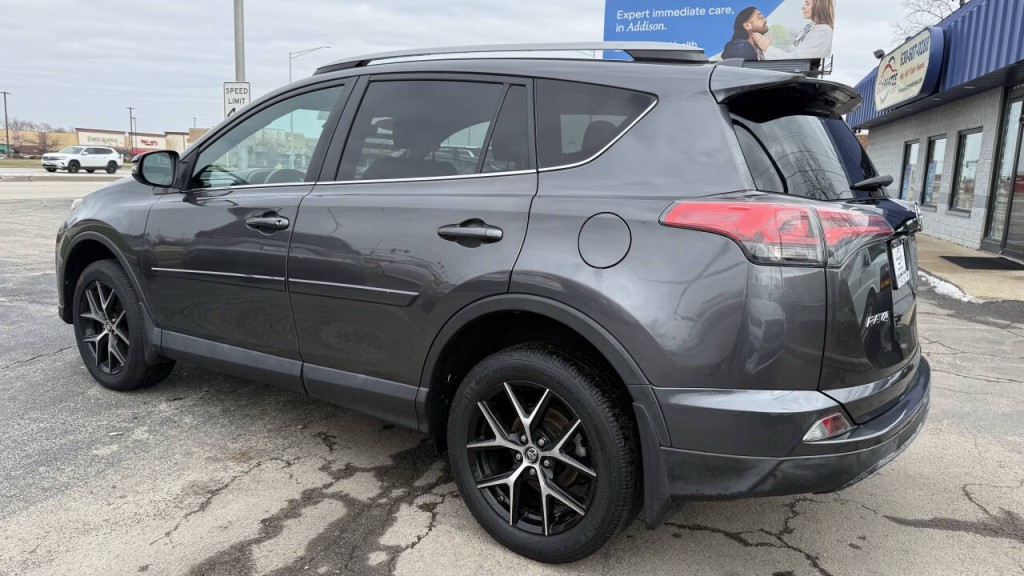 2018 Toyota Rav4 Image 2