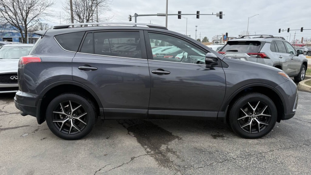2018 Toyota Rav4 Image 9