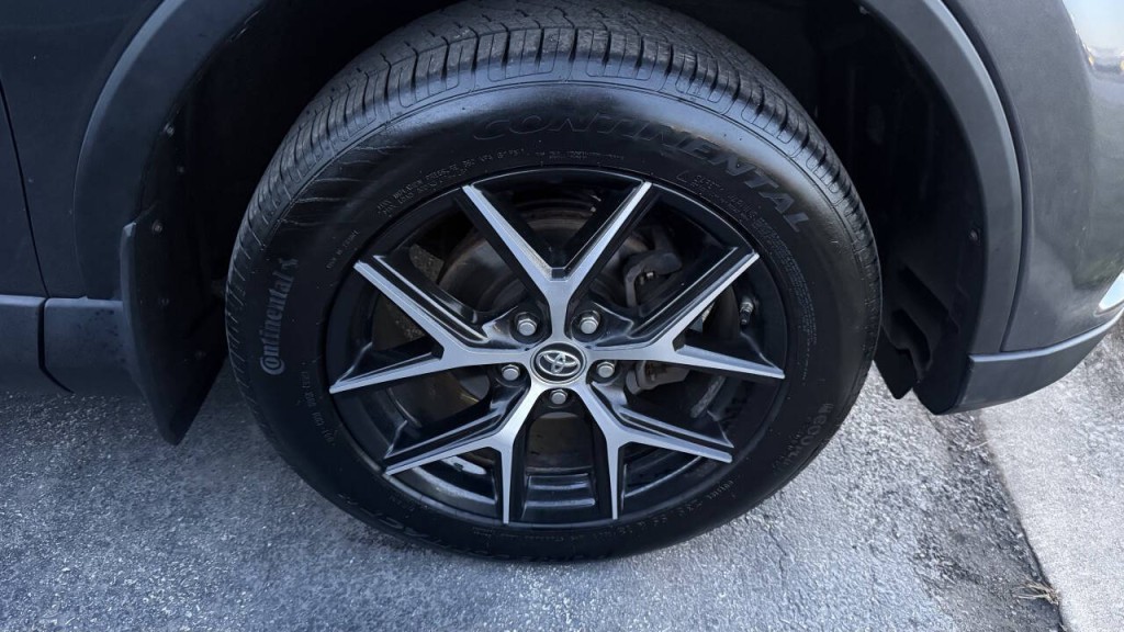 2018 Toyota Rav4 Image 23