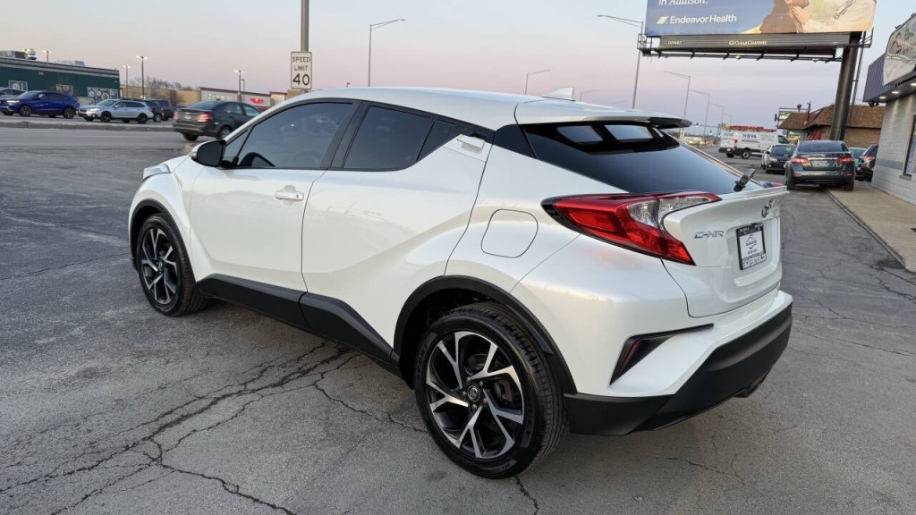 2018 Toyota C-HR Image 2