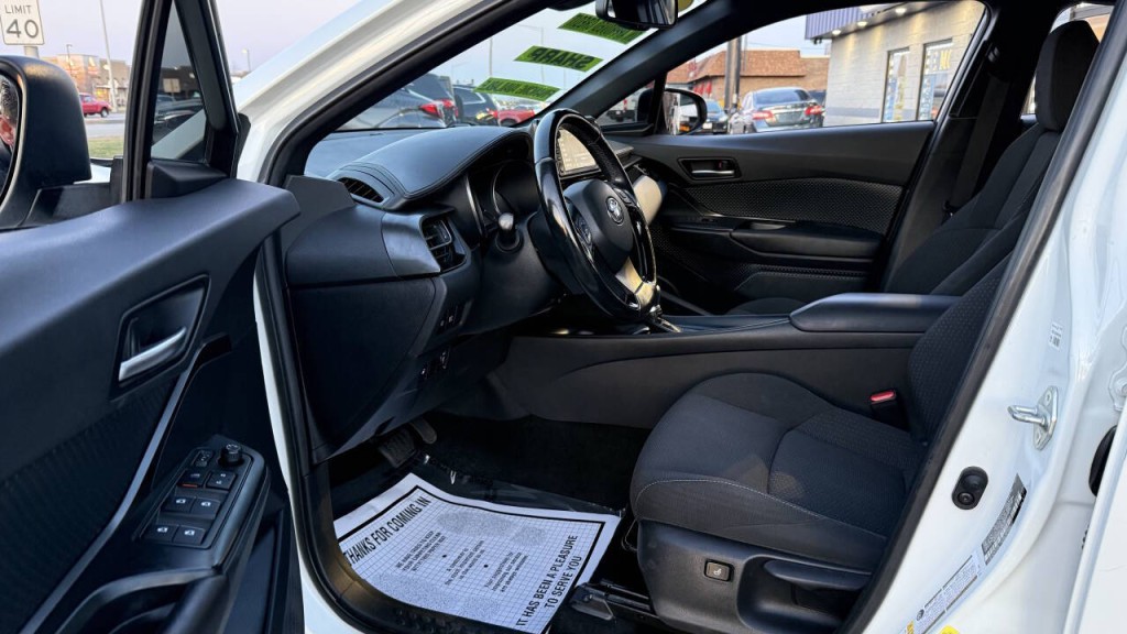 2018 Toyota C-HR Image 10