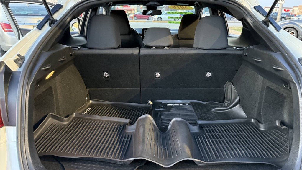 2018 Toyota C-HR Image 15