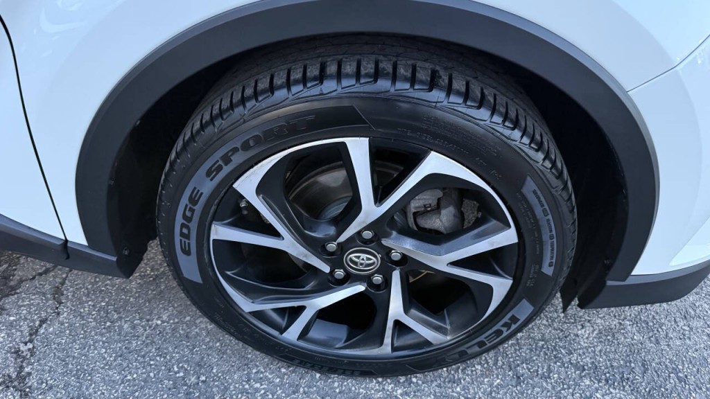 2018 Toyota C-HR Image 21