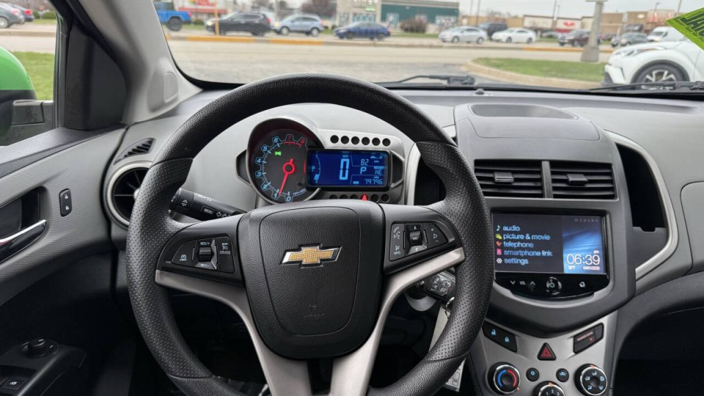 2014 Chevrolet Sonic Image 11