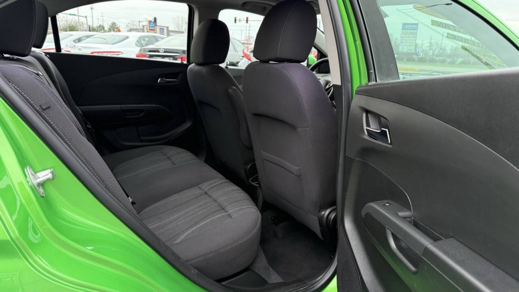 2014 Chevrolet Sonic Image 16