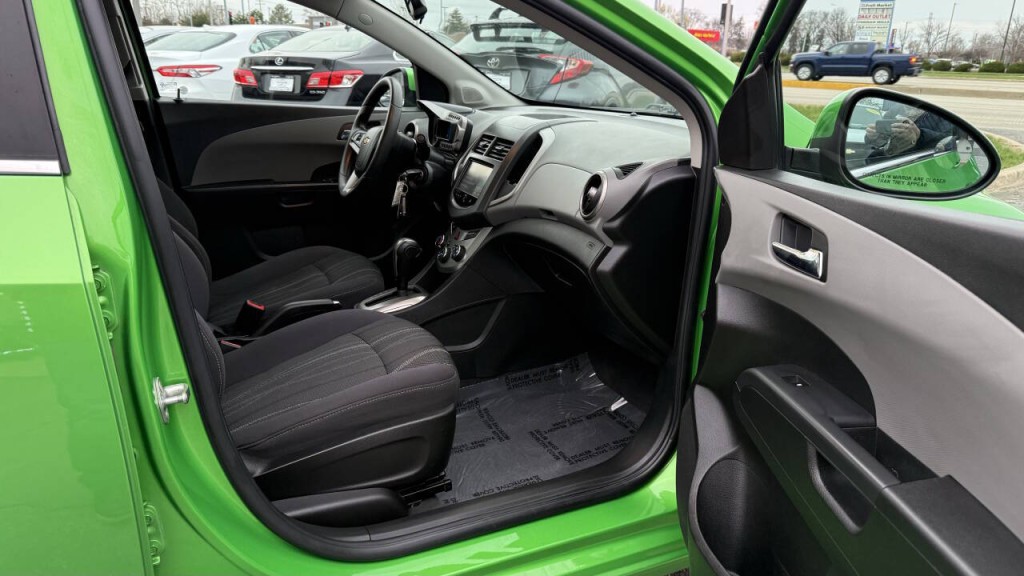 2014 Chevrolet Sonic Image 18