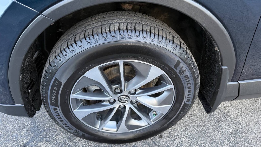 2018 Toyota Rav4 Image 25