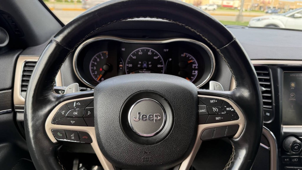 2017 Jeep Grand Cherokee Image 12