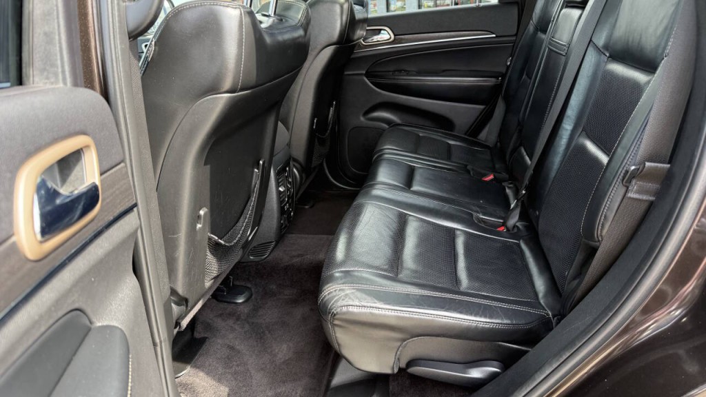 2017 Jeep Grand Cherokee Image 16