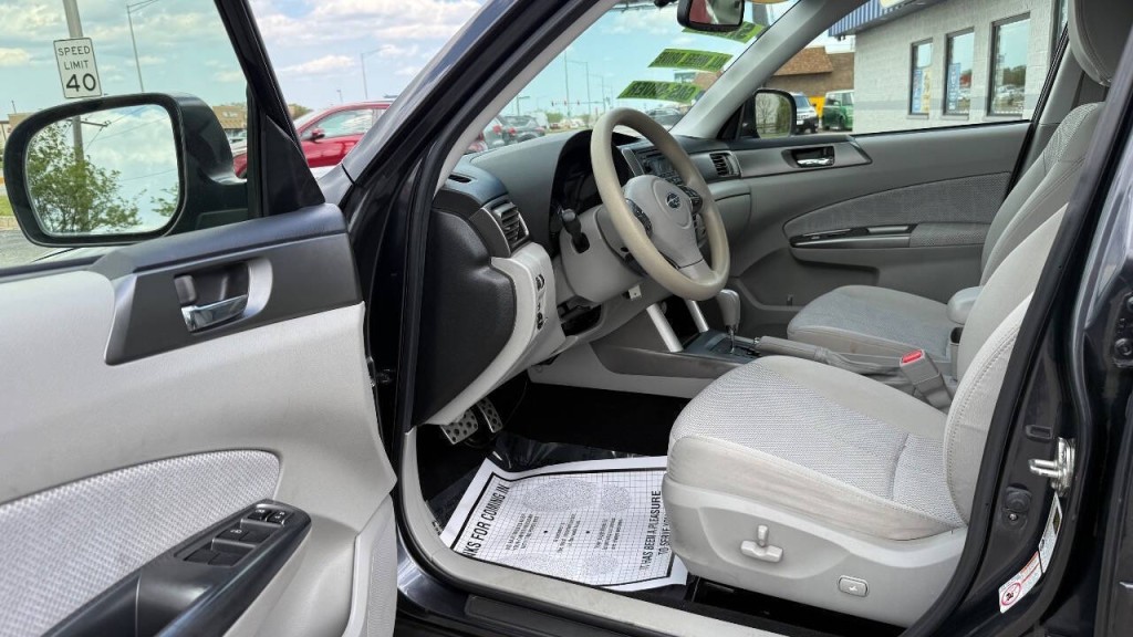 2013 Subaru Forester Image 9