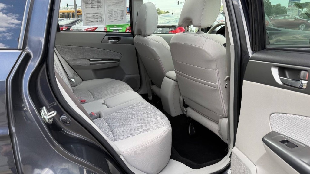 2013 Subaru Forester Image 17