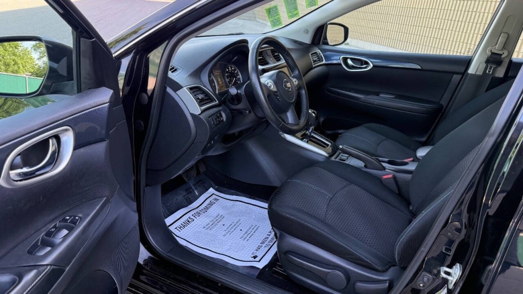 2019 Nissan Sentra Image 9