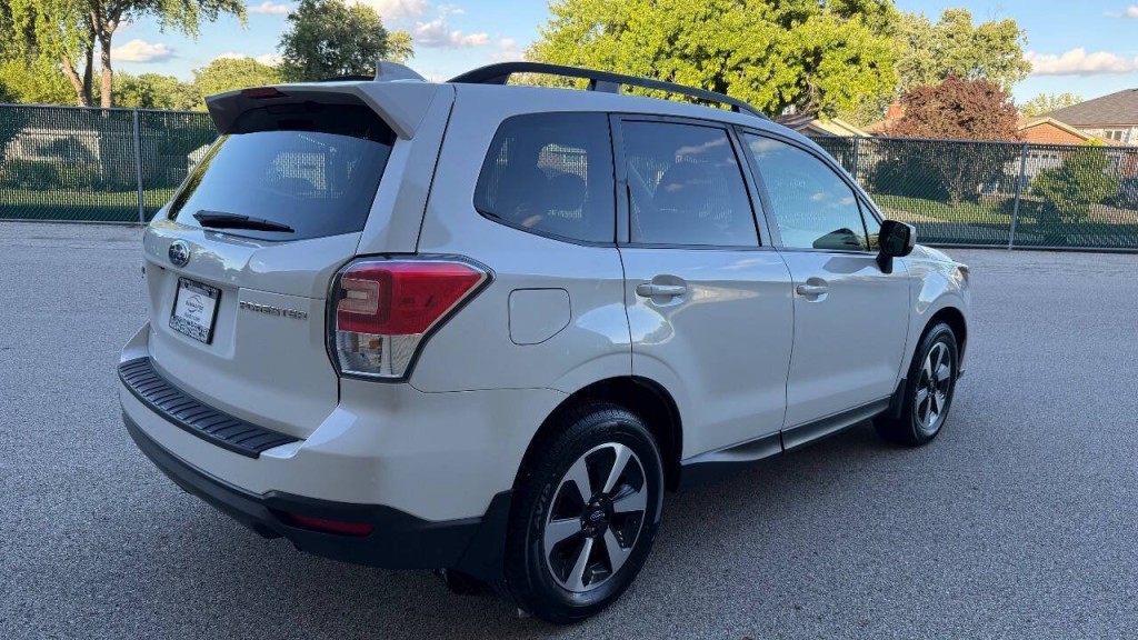 2018 Subaru Forester Image 7