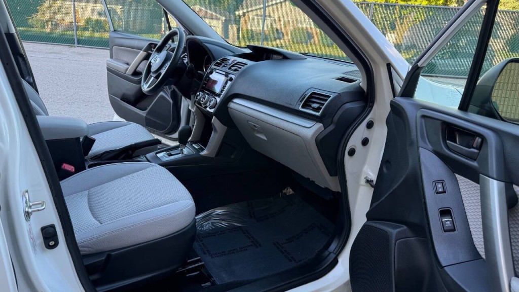 2018 Subaru Forester Image 20