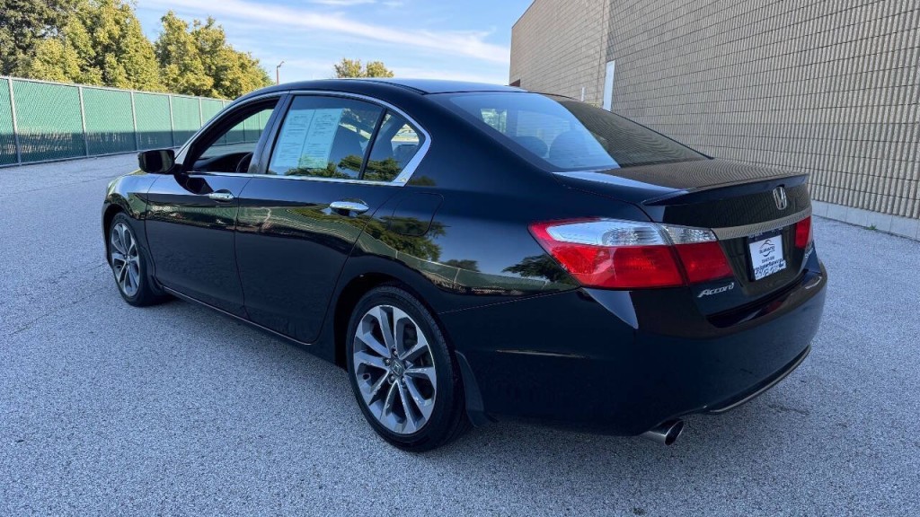 2015 Honda Accord Image 4