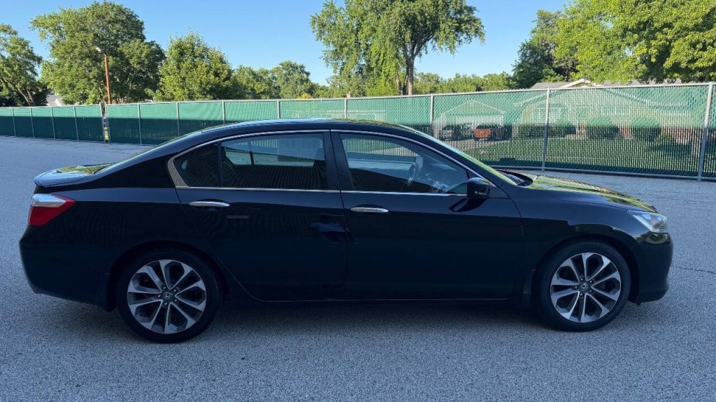 2015 Honda Accord Image 9