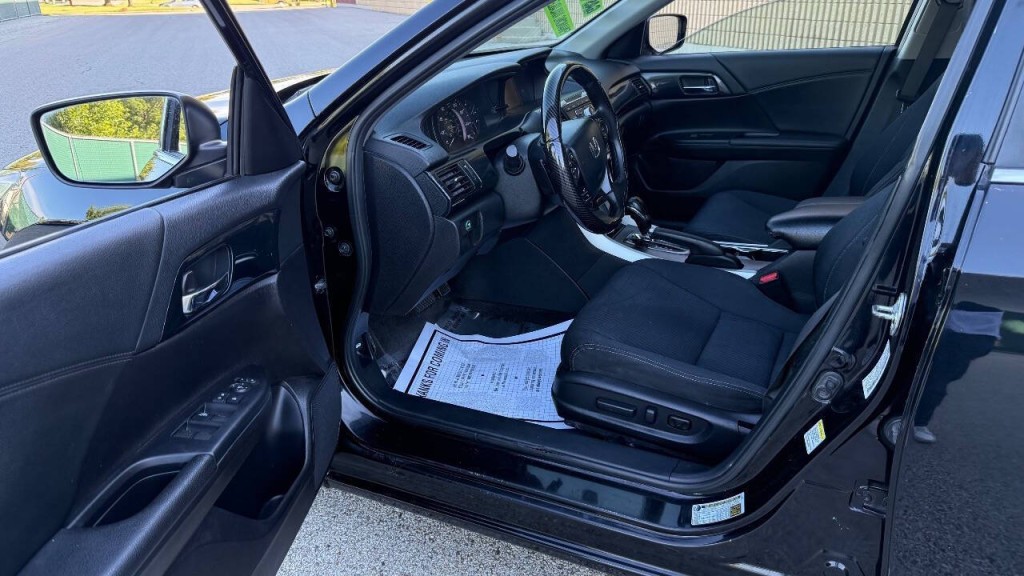 2015 Honda Accord Image 10