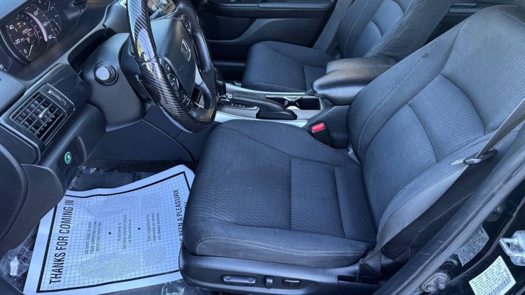 2015 Honda Accord Image 11