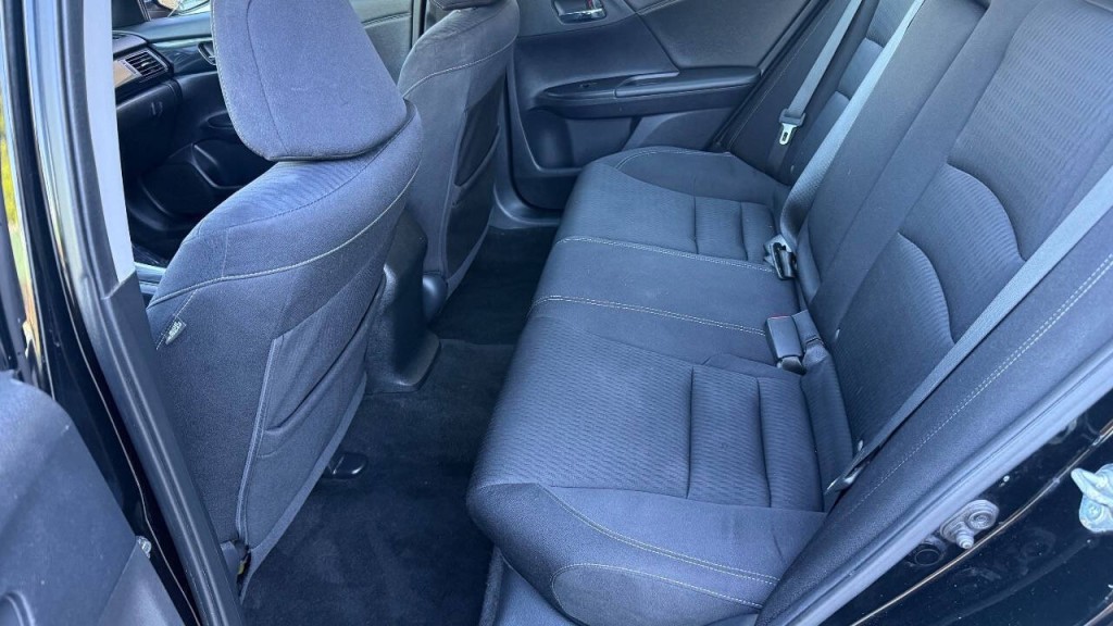 2015 Honda Accord Image 17