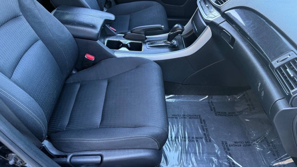 2015 Honda Accord Image 21
