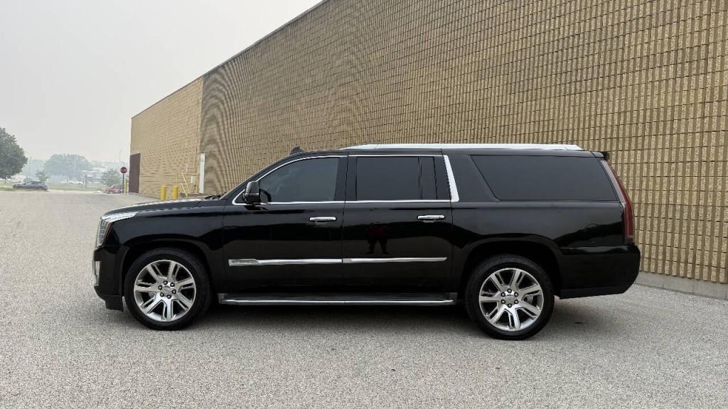 2015 Cadillac Escalade Image 4