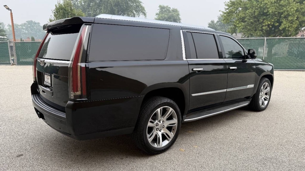 2015 Cadillac Escalade Image 6