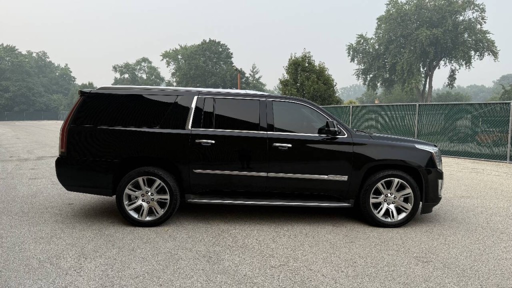 2015 Cadillac Escalade Image 8