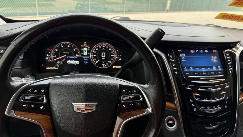 2015 Cadillac Escalade Image 12